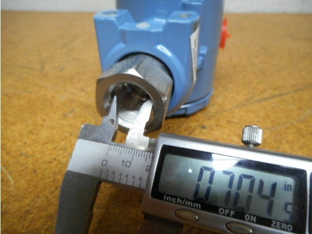 New  Rosemount 2088-G0A22A1 Pressure Transmitter 4-20mA 1/2