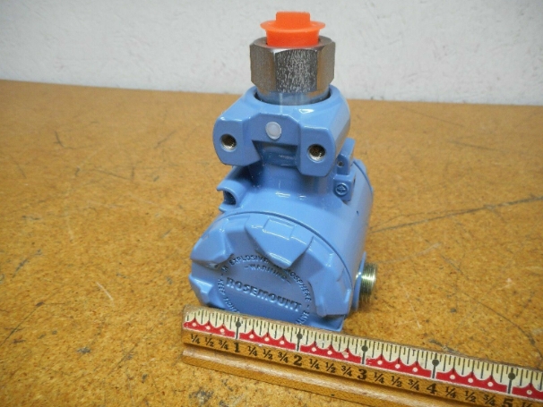 New  Rosemount 2088-G0A22A1 Pressure Transmitter 4-20mA 1/2