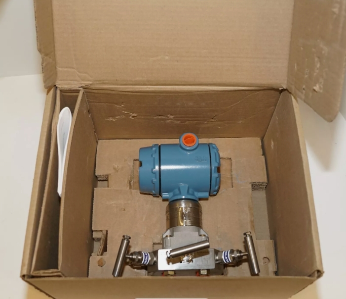 Rosemount 3051S Coplanar Pressure Transmitter 3051S1CD3A2A11A1AE5M5 GAGE With 0305RC32B11B4